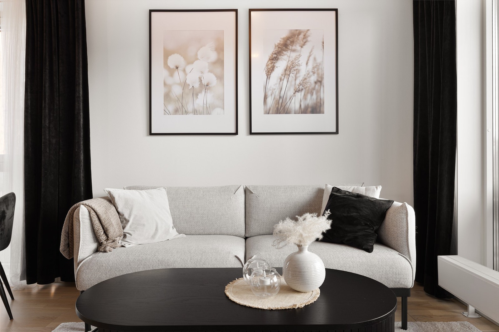 Leiligheten varmes primært opp ved bruk av fjernvarme. Dette i kombinasjon med byggestandarden, gjør at leiligheten er energimerket grønn - B, noe som igjen kvalifiserer for grønne boliglån. Galleribilde