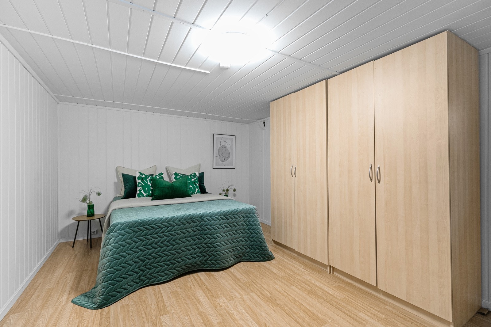 Rømningsvindu har fått TG 3 i tilstandsrapporten (det er over 1 meter fra gulv og opp til vinduet). Galleribilde