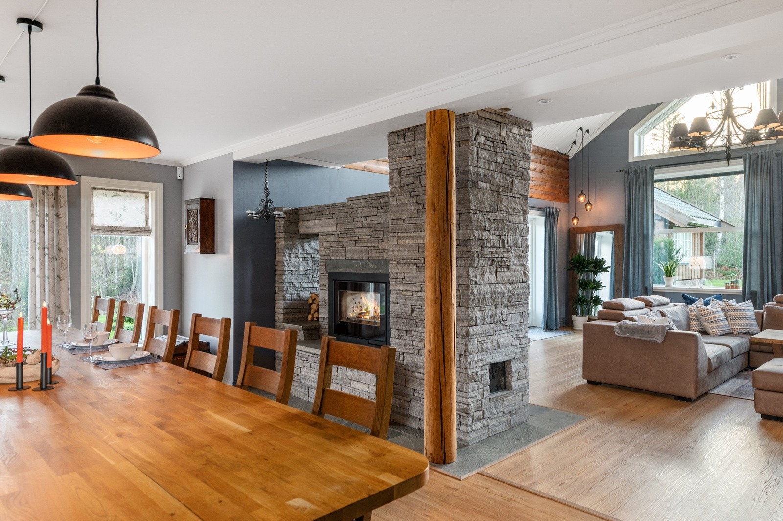 Spisestuen blir et naturlig samlingspunkt både i hverdagen og hyggelige selskap! Galleribilde