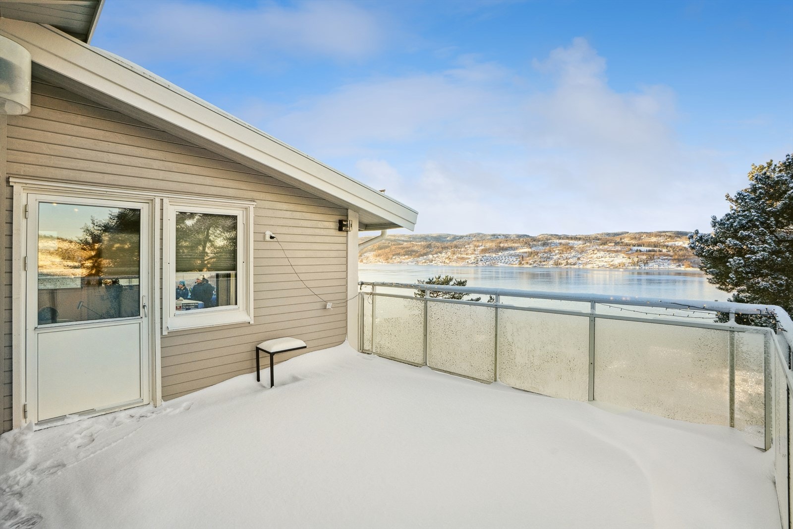 Fantastisk utsikt fra terrassen i 2. etasje. Galleribilde