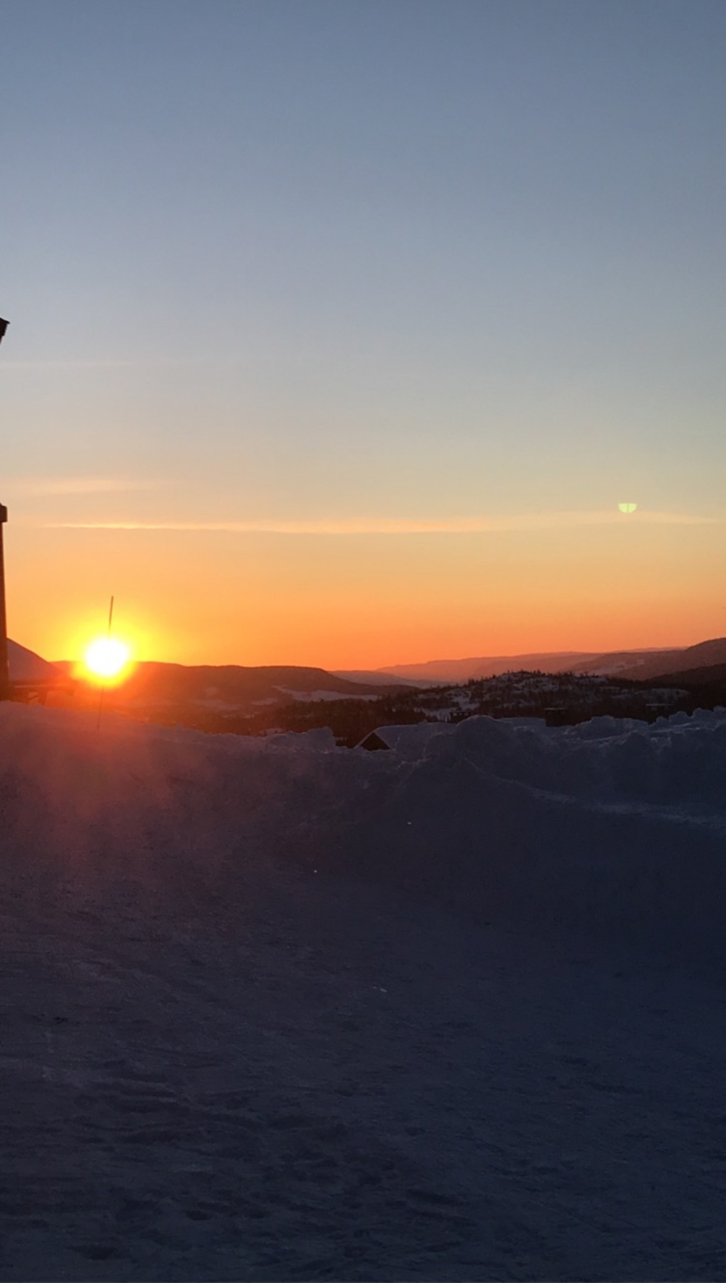 Nydelig soloppgang - Vinterbilde fra selgers arkiv. Galleribilde