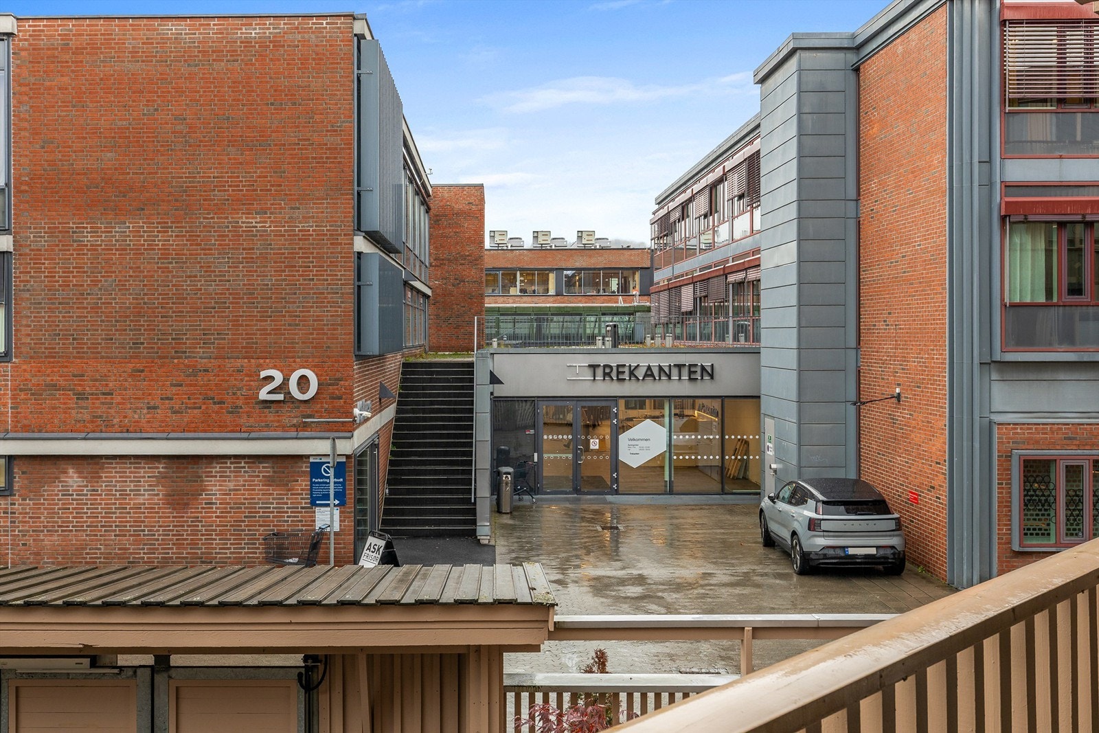 Trekanten kjøpesenter i umiddelbar nærhet. Galleribilde