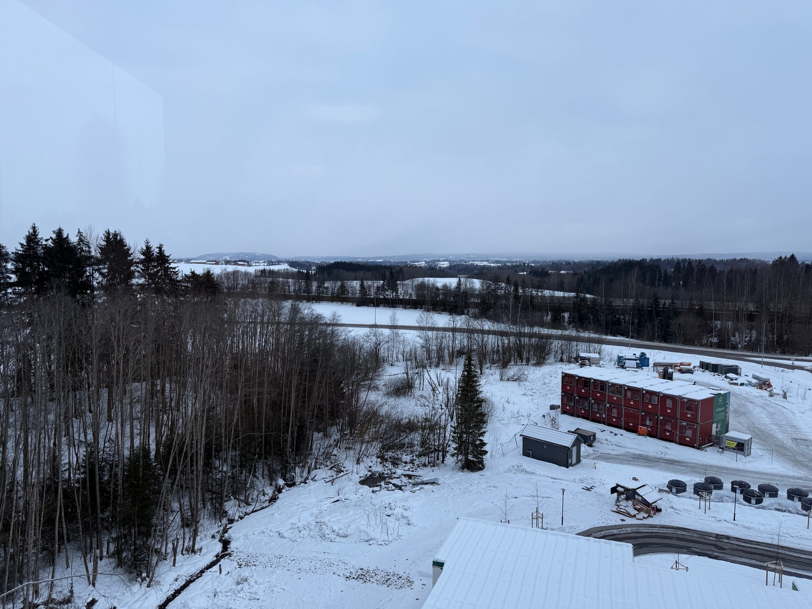 UTSIKT FRA BALKONG OG SOVEROM 1 Galleribilde