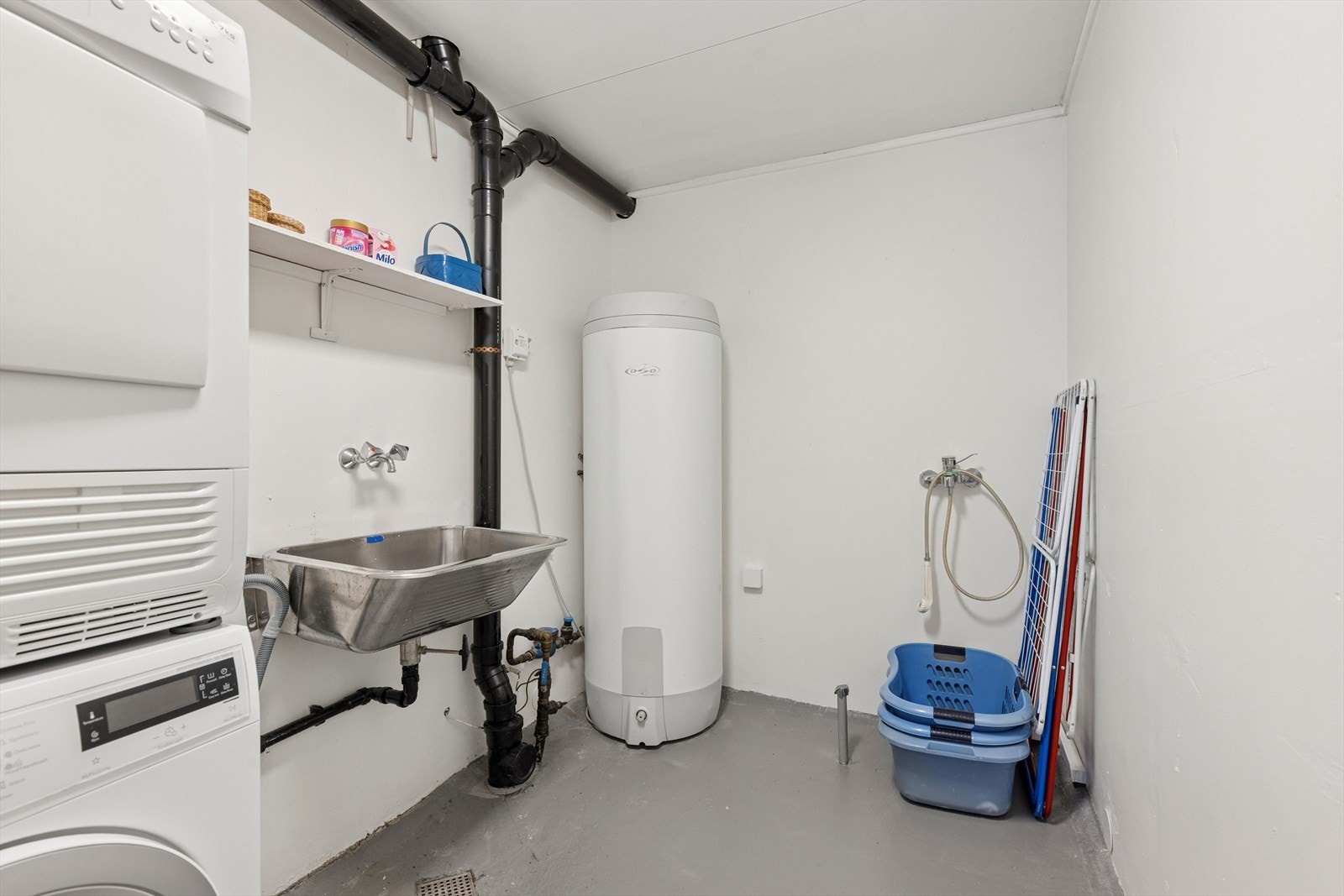 Vaskerom/teknisk rom i underetasjen hoveddel, med opplegg for dusj / mulighet å lage et extra bad. Galleribilde