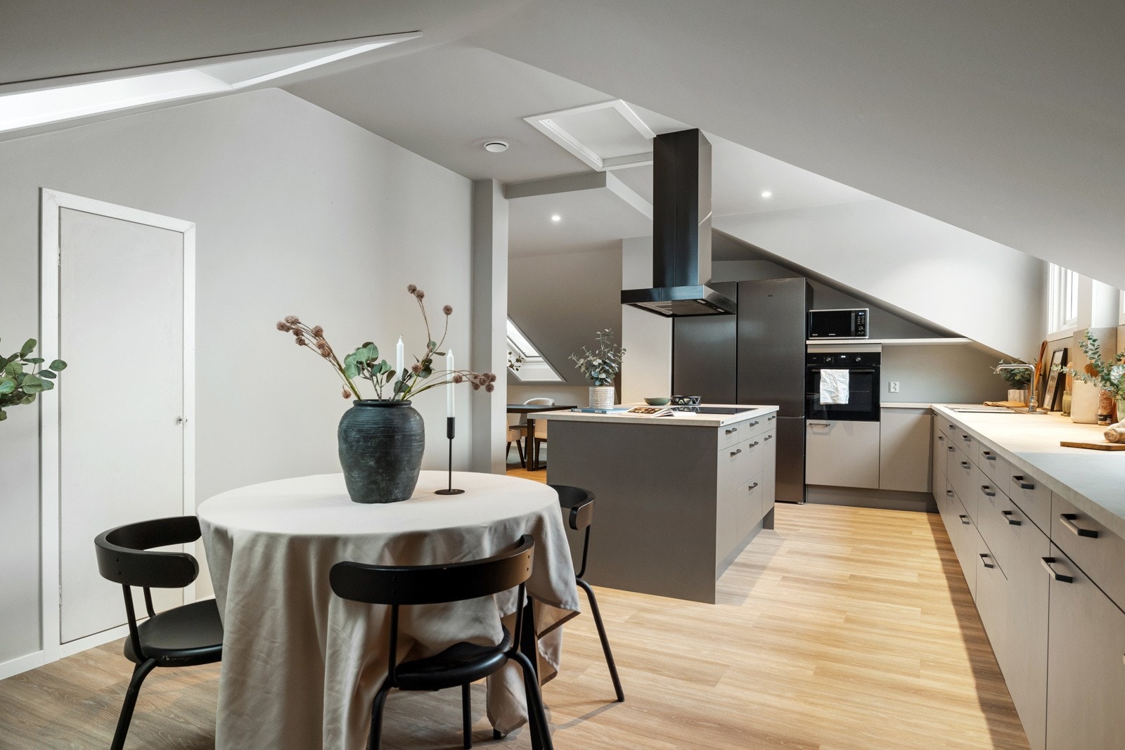 En attraktiv 4-roms toppleilighet med 222 kvm gulvareal Galleribilde