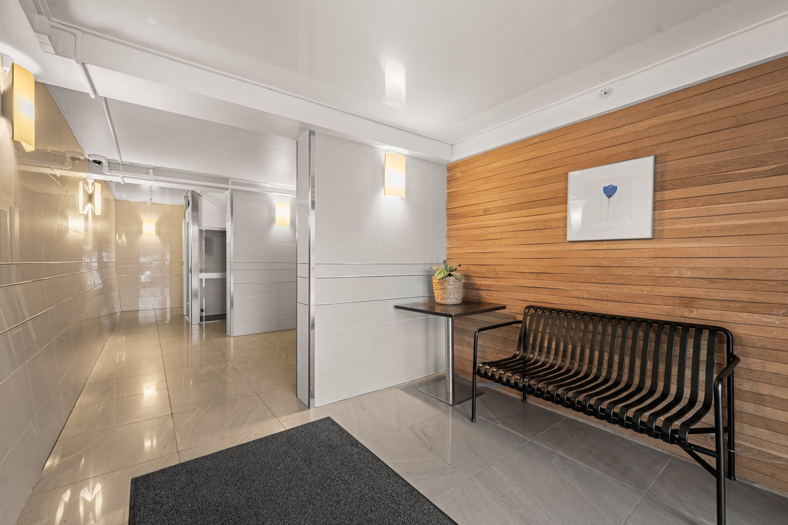 Det er også enkel adkomst til leiligheten via heis. Kjellerbod medfølger. Galleribilde