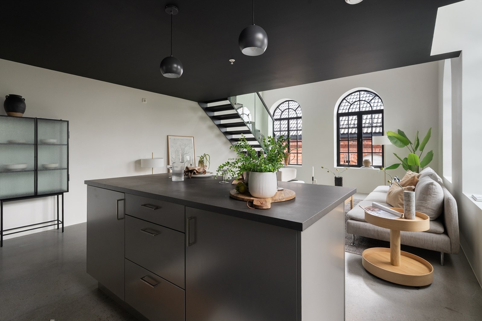 Det er installert vannstoppsystem og komfyrvakt. Galleribilde