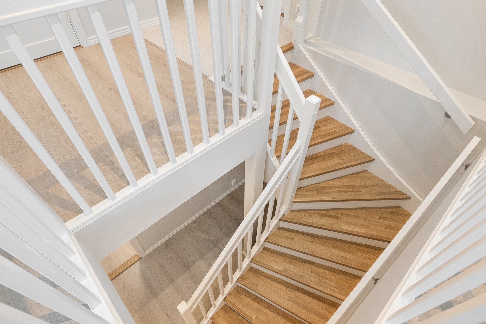 Trapp til kjeller. Galleribilde