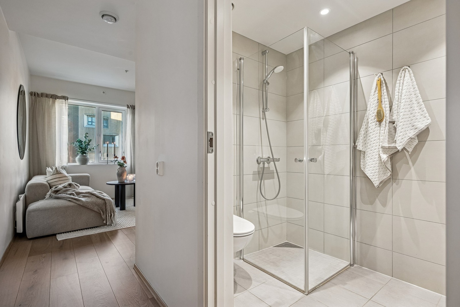 Herfra er det naturlig flyt videre inn i boligen Galleribilde