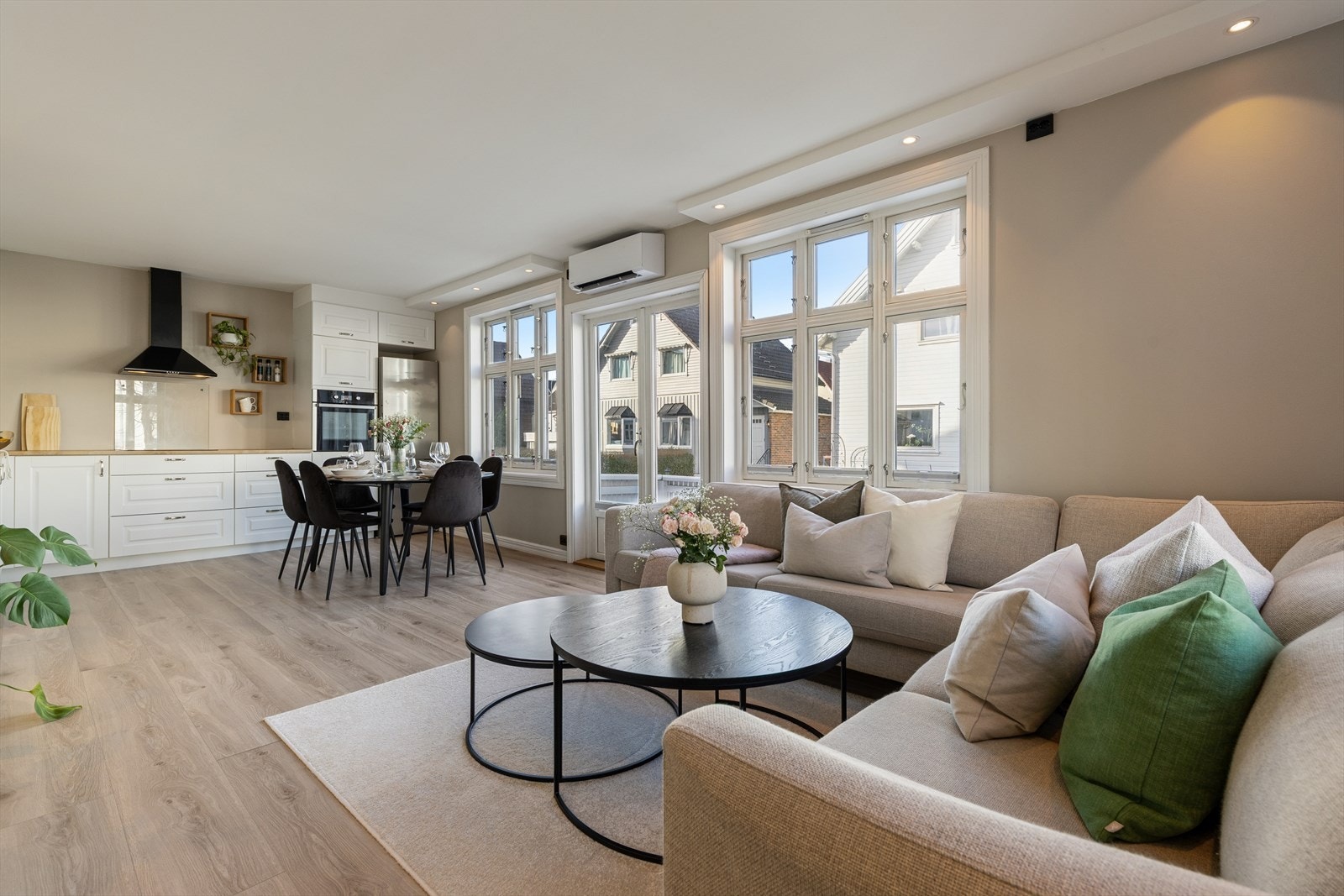 Nyeste oppgradering i rommet er varmepumpen installert i 2025. Galleribilde