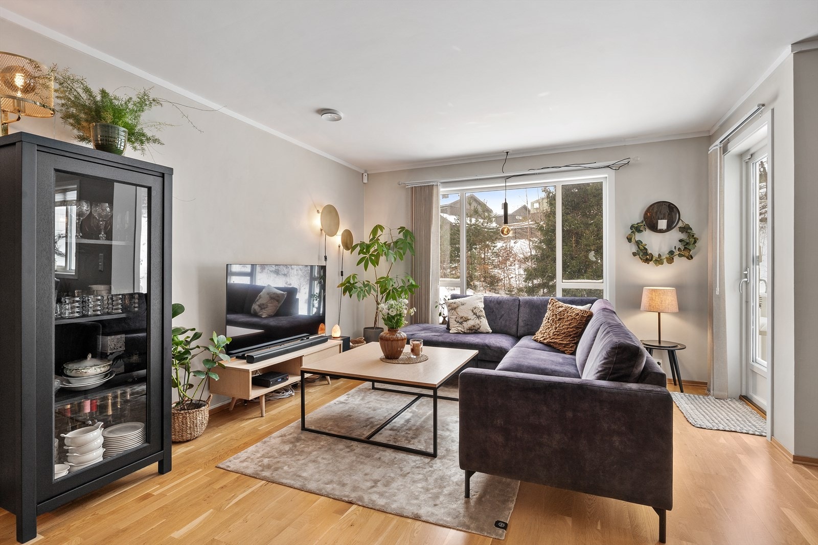 Gode vindusflater som gir et godt lys. Galleribilde