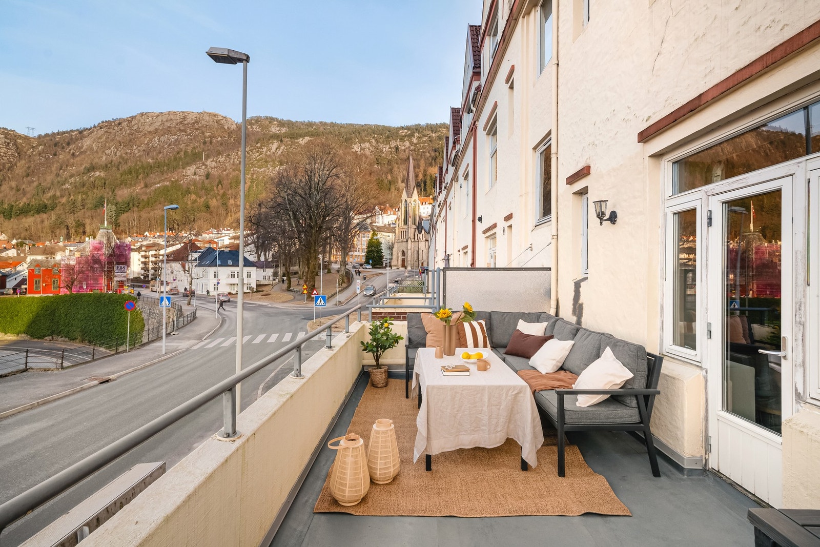 - God plass til møblering. Utemøbler kan medfølge - Galleribilde