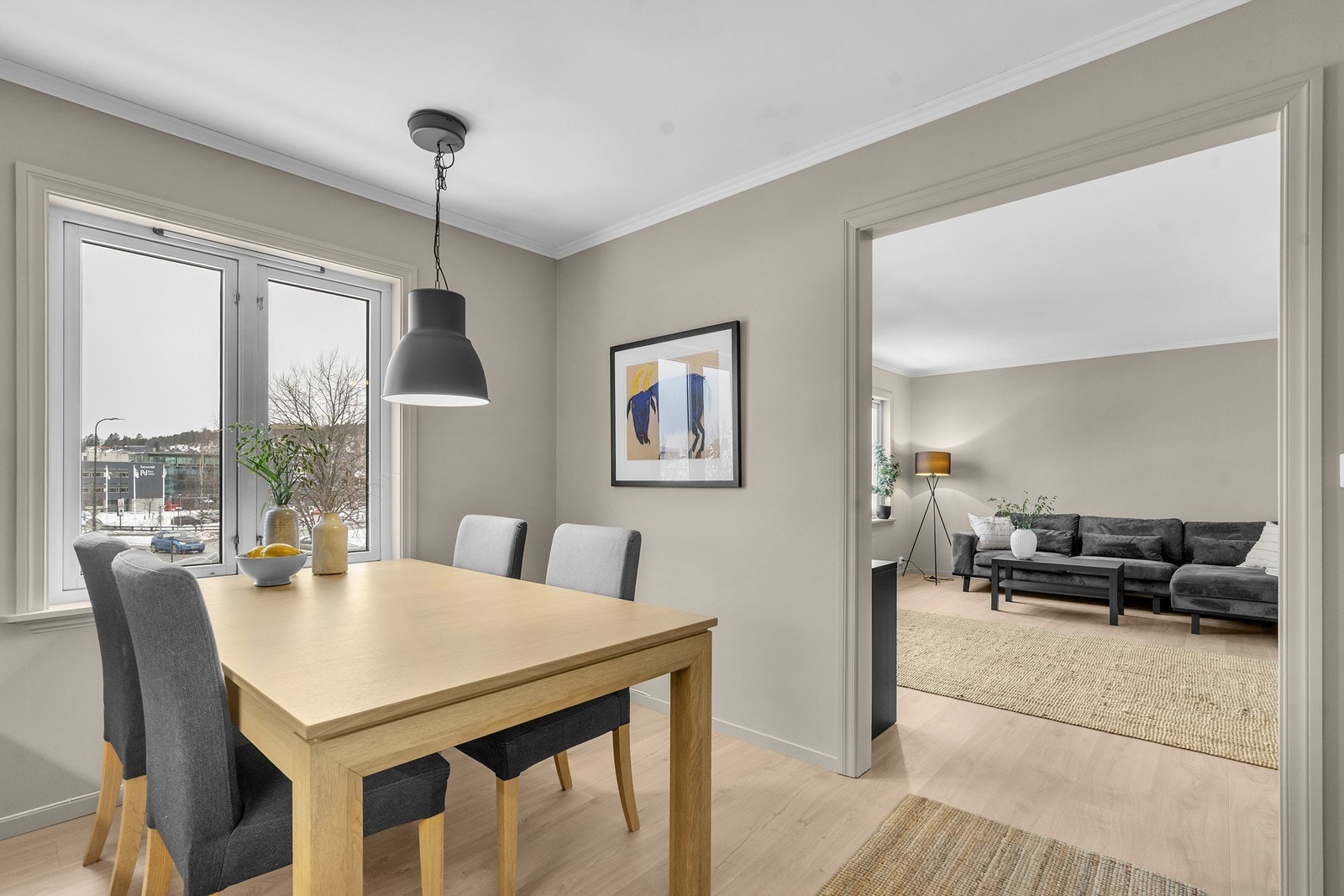 Romslig og lys leilighet Galleribilde