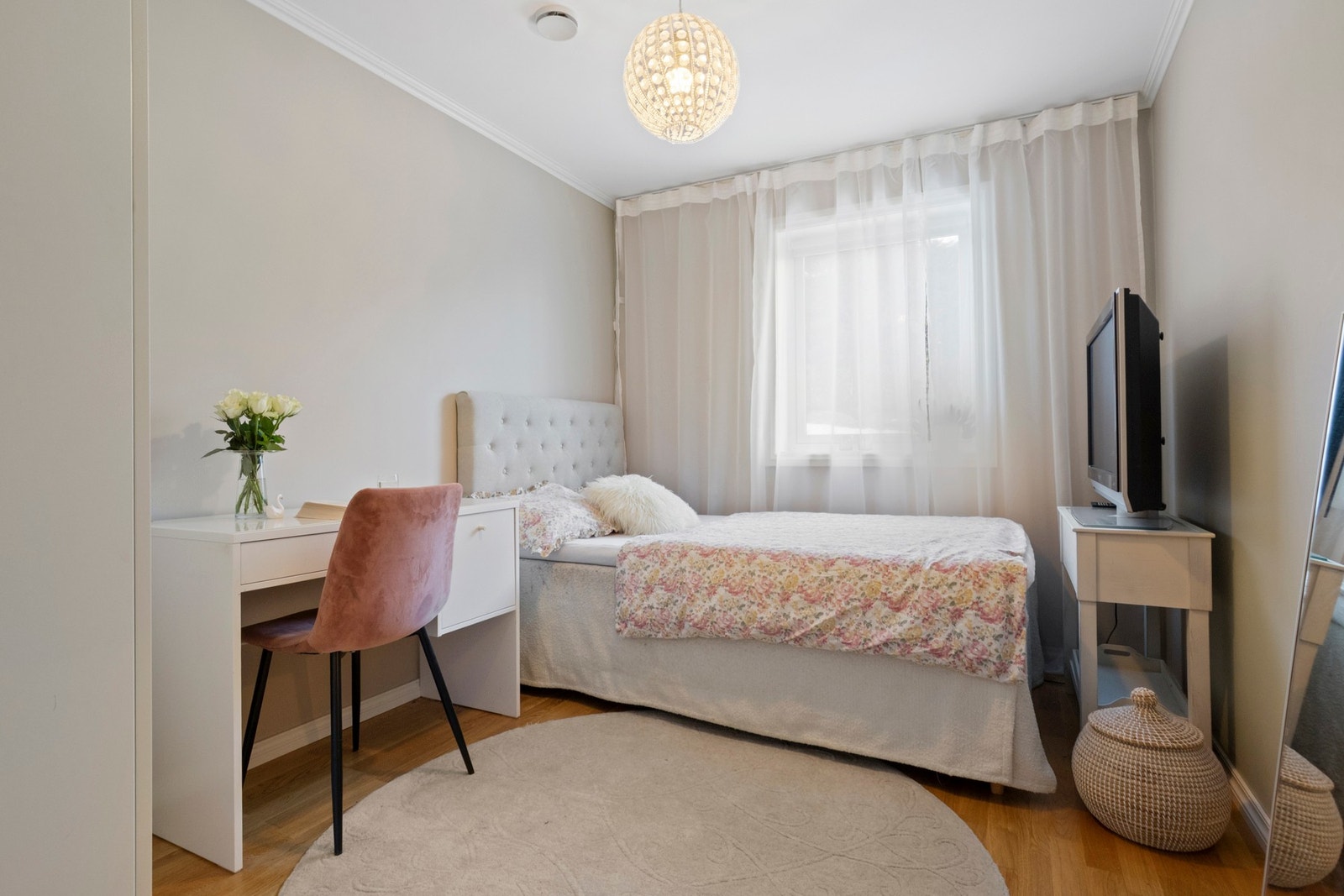 Det er to soverom i underetasjen. Galleribilde