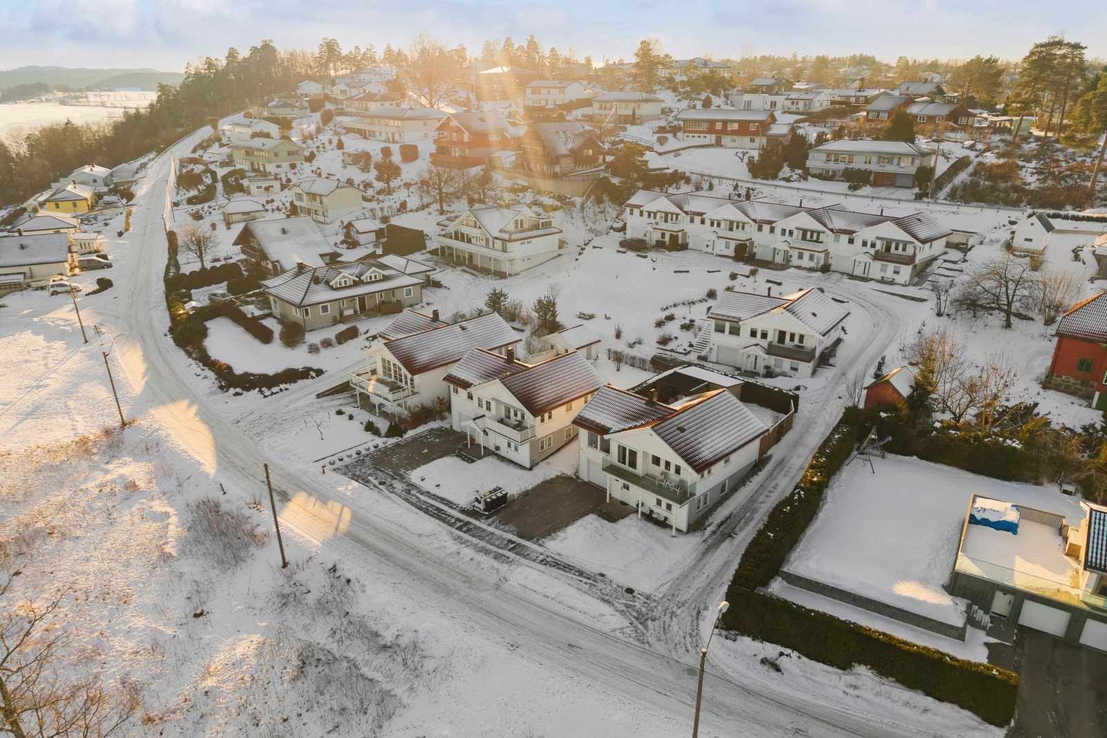 Dette området er perfekt for barnefamilier, med trygg skolevei og en tilbaketrukket beliggenhet i rolige omgivelser. Galleribilde