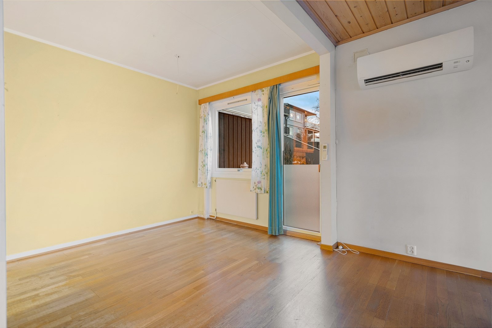 Direkte utgang fra spisestue til balkong. Galleribilde