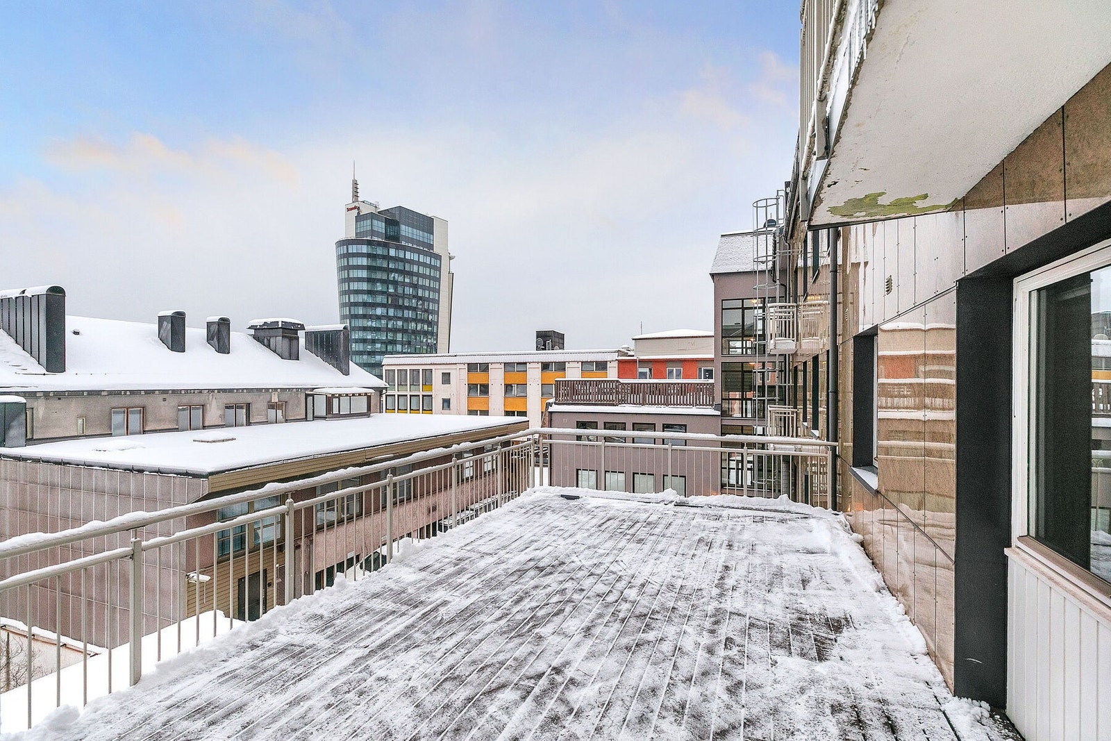 Terrasse på ca. 30m med gode solforhold Galleribilde