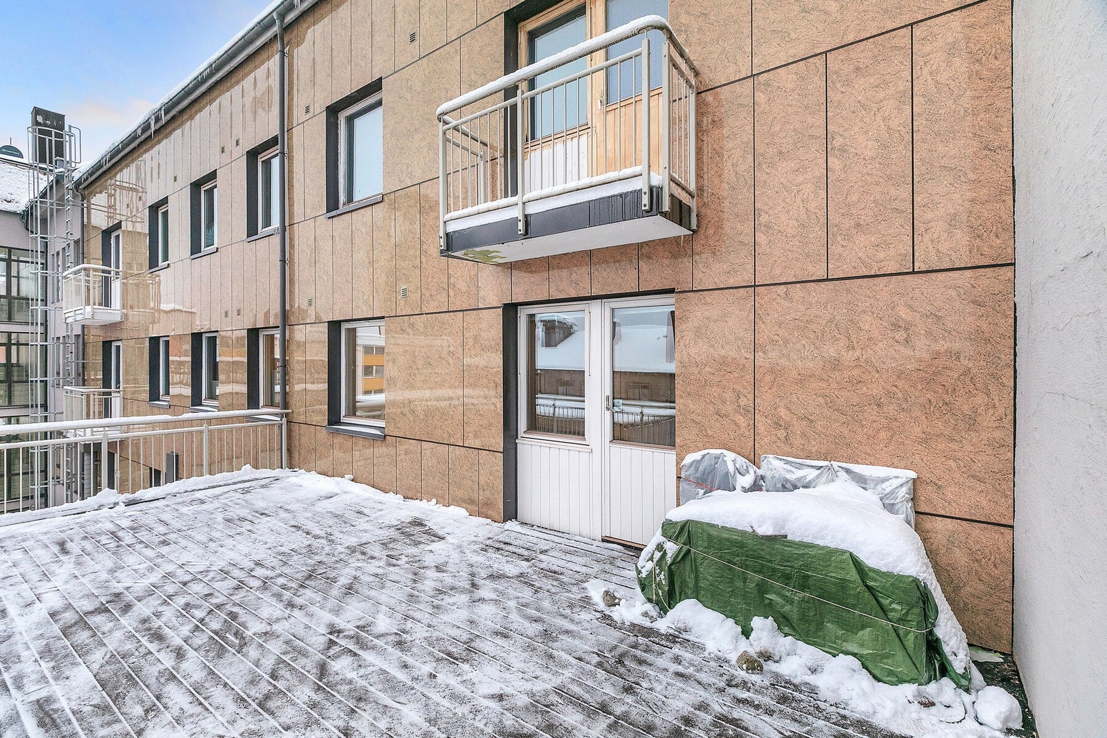 Romslig terrasse på 30m2 Galleribilde