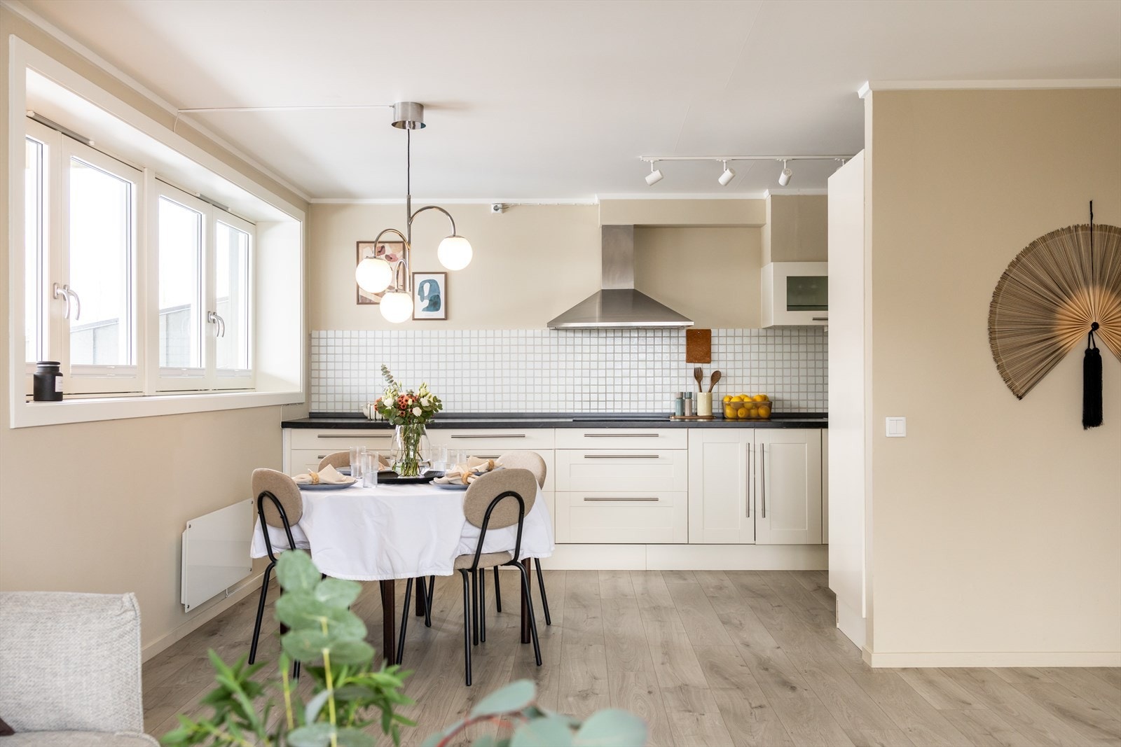 En familievennlig 3-roms leilighet i hyggelig småhus på Strømmen. Galleribilde