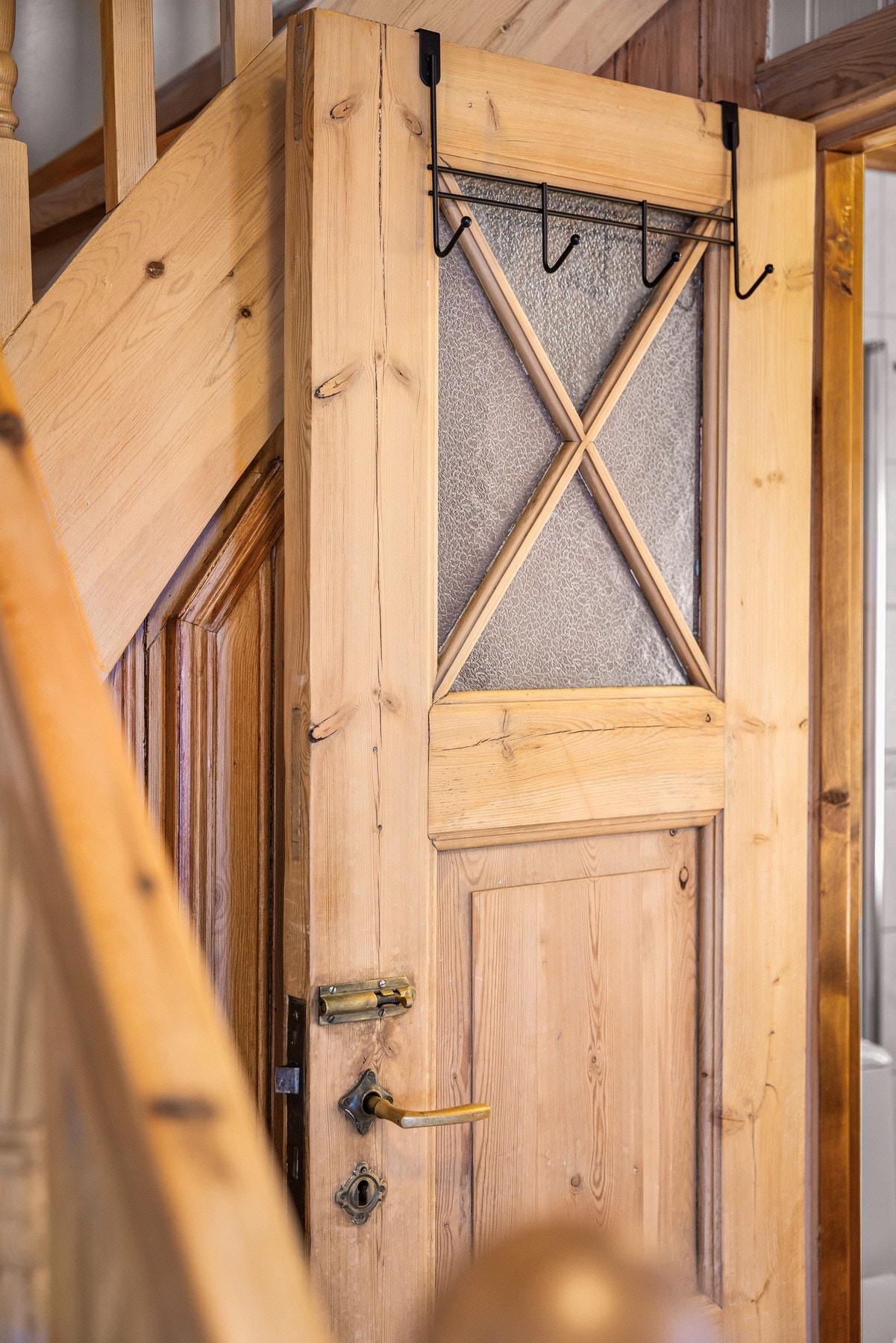 Legg merke til de gamle dørene som sannsynligvis er originaldørene til det gamle huset som sto her. Galleribilde