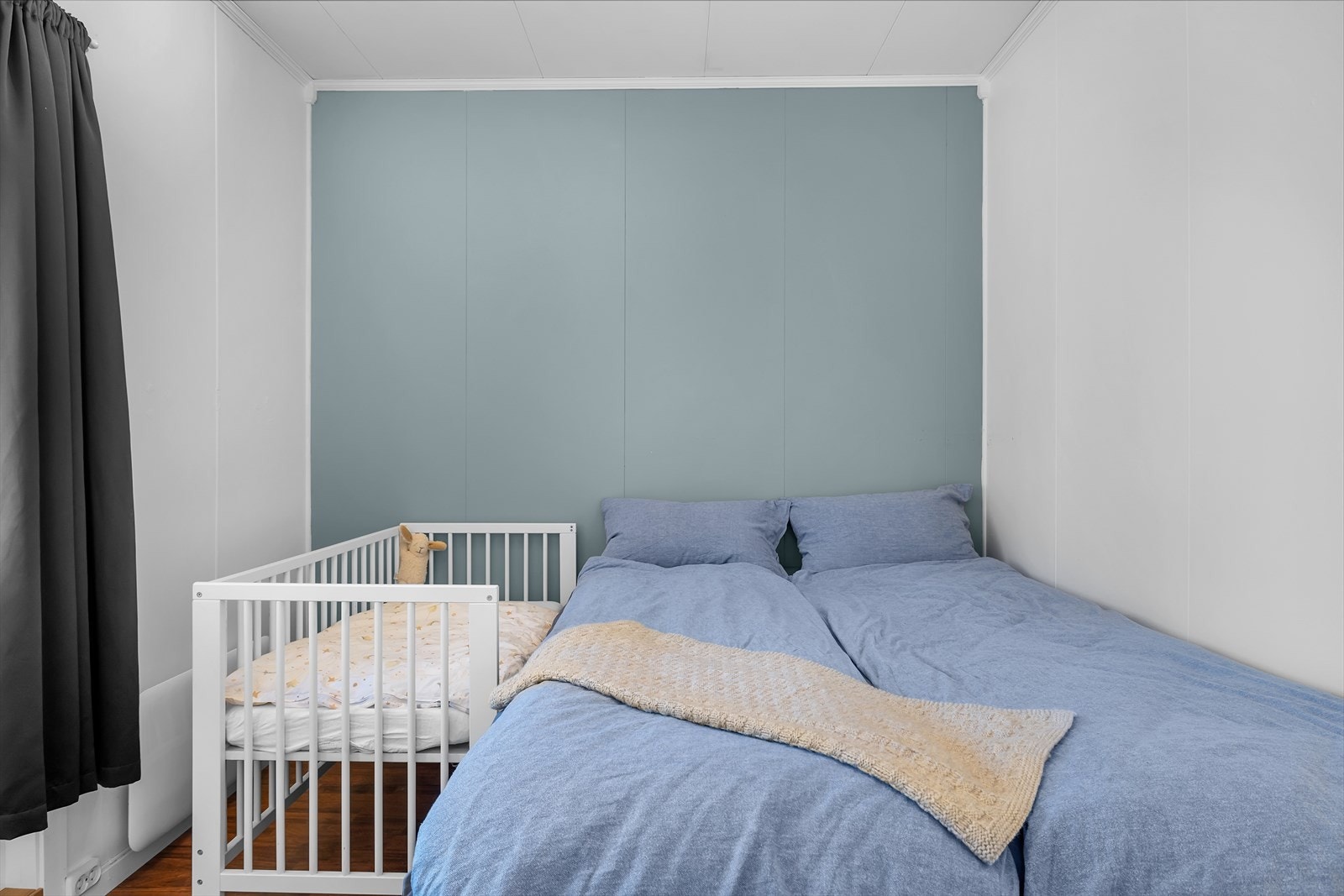 God plass til dobbeltseng Galleribilde