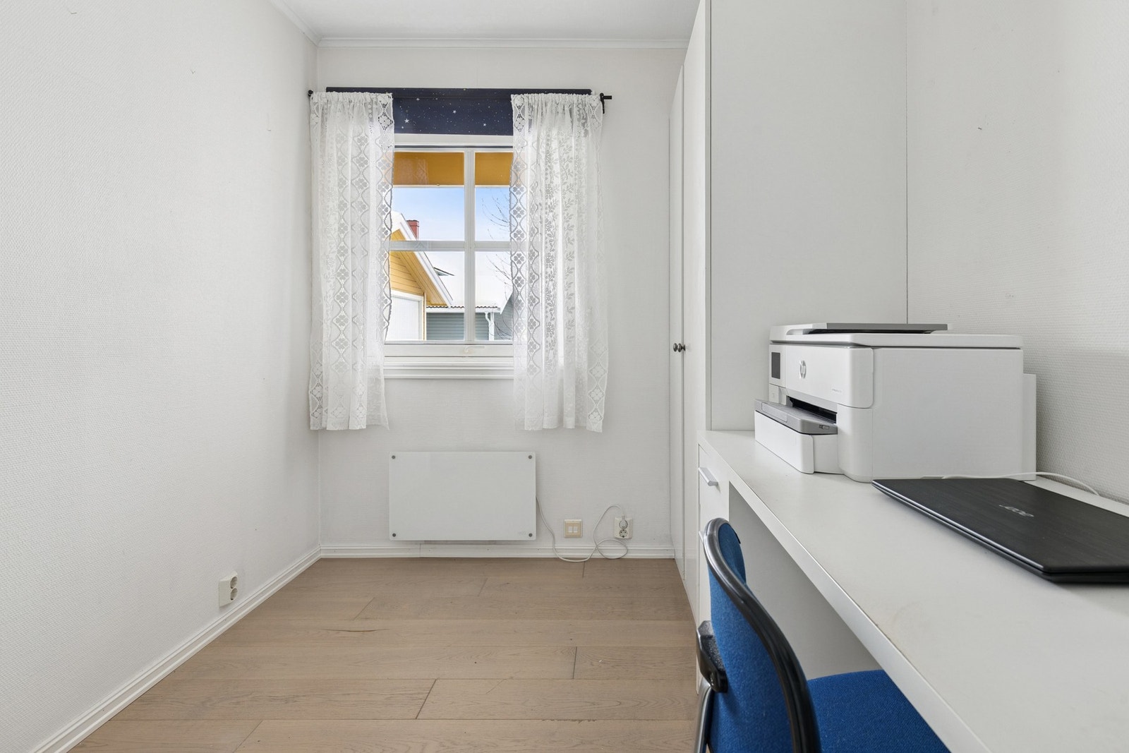 Soverom 3 passer perfekt som gjesterom eller kontor. Galleribilde