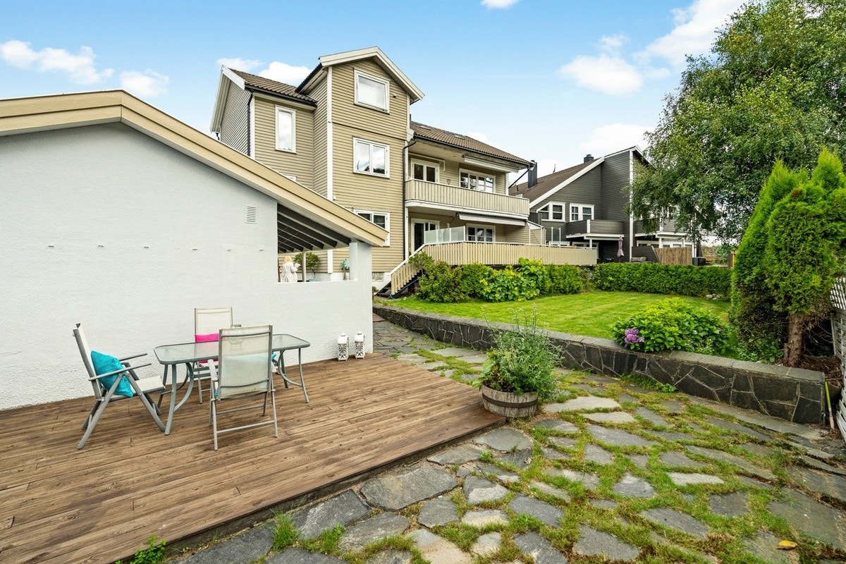 Felles hage og platting Galleribilde