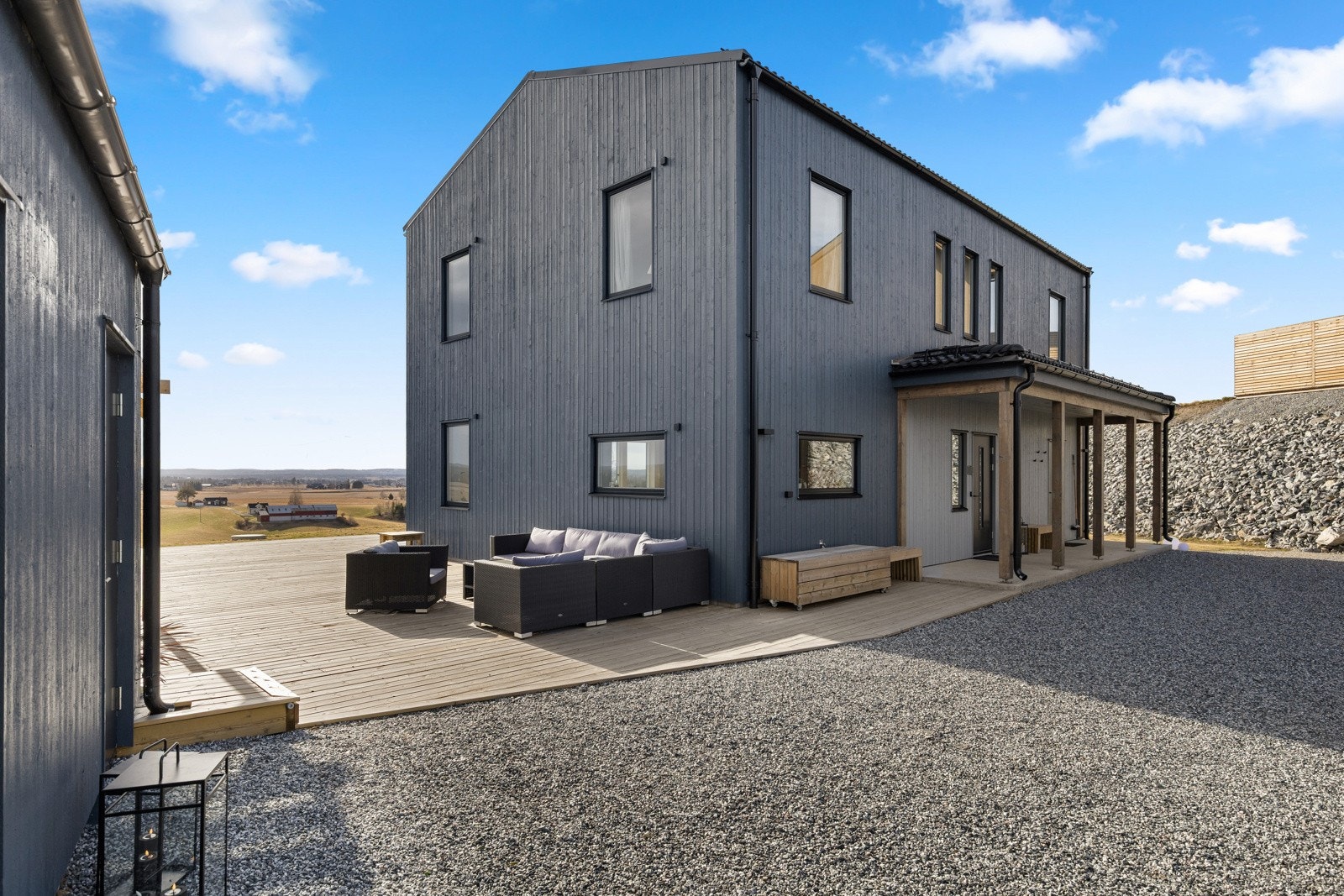 Pent opparbeidet uteområde. Galleribilde