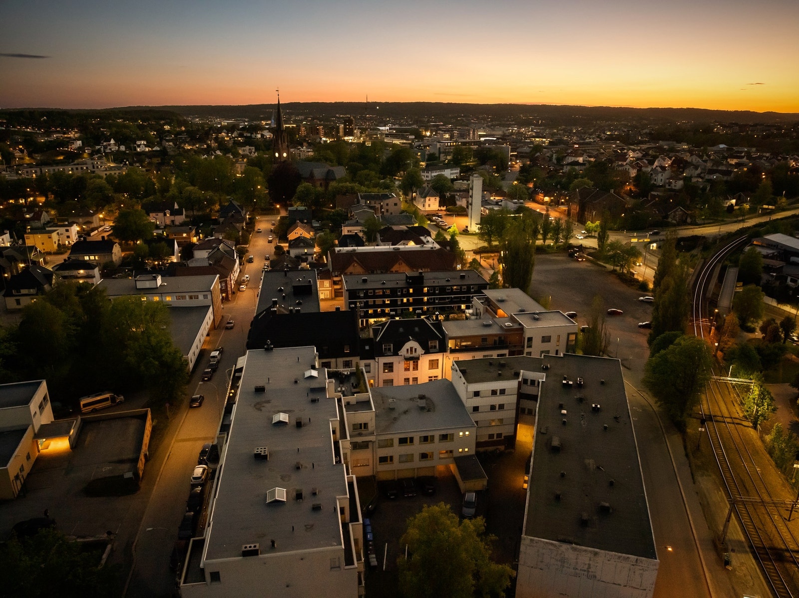 Fra Ths.W.Schwartz gate 21 er det gangavstand til alle byens fasiliteter og tilbud. Shopping, spisesteder og kulturliv inkludert. Galleribilde