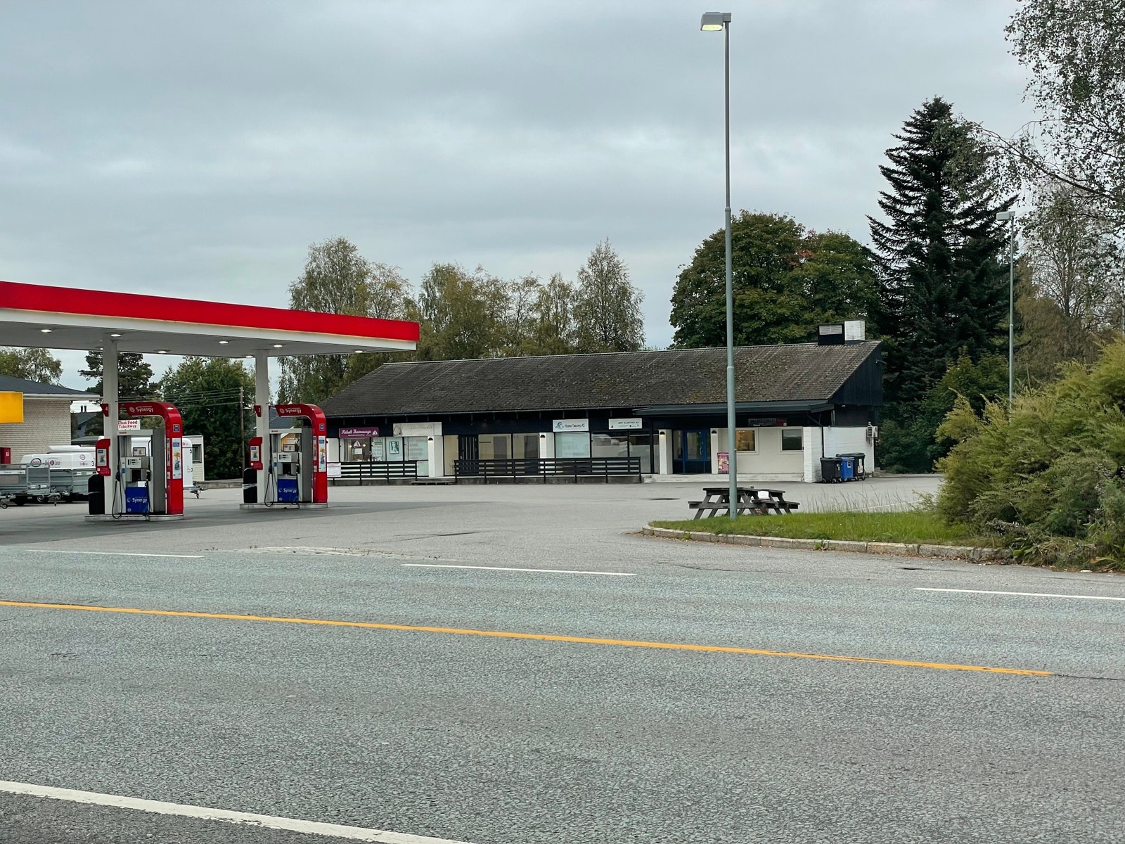 Godt synlig fra hovedveg til Råholt Galleribilde