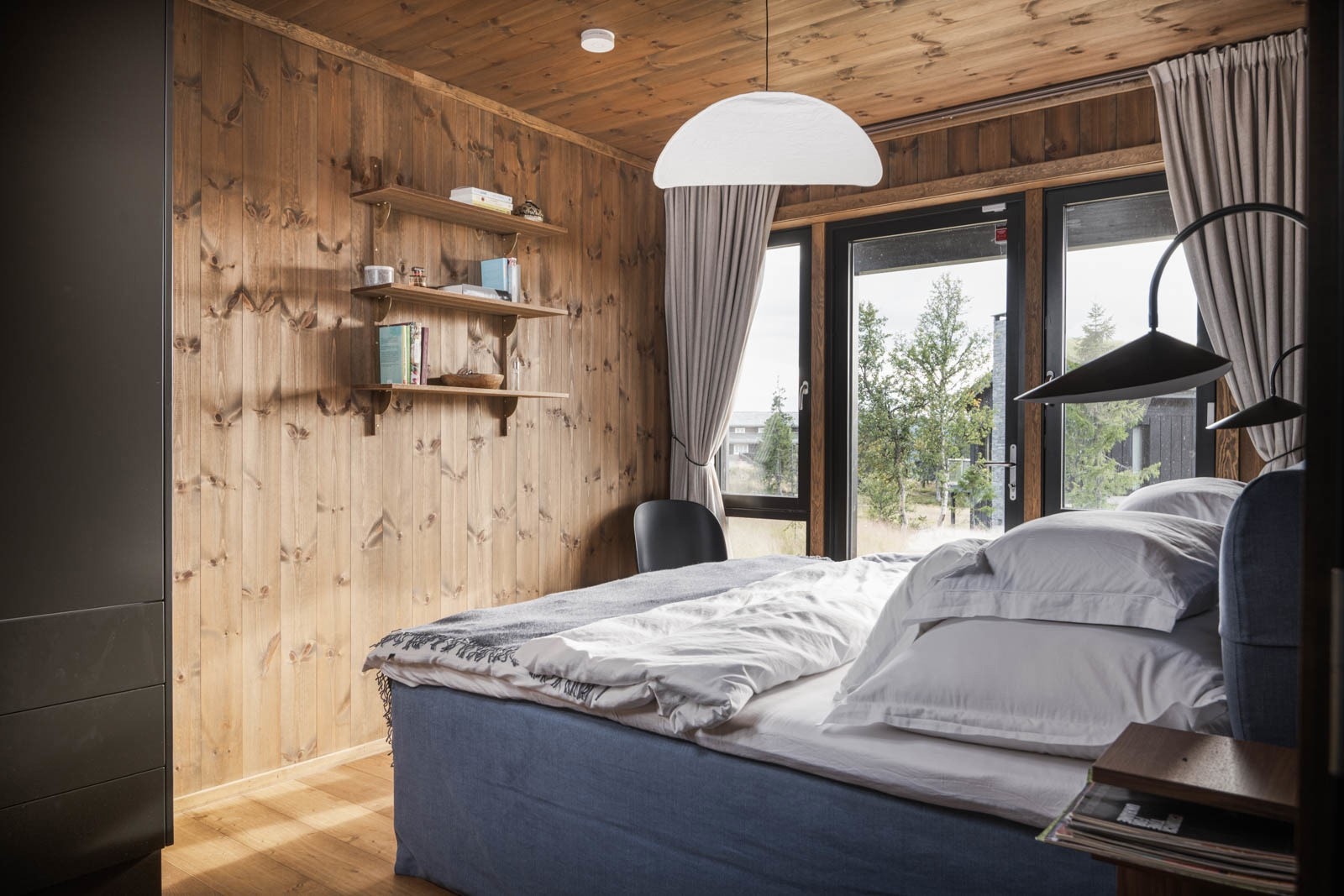 Samtlige soverom har panelovner og meget god garderobeplass. Galleribilde