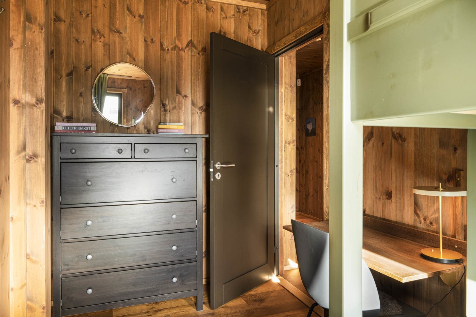 Soverommet har også god plass til kommode for oppbevaring. Galleribilde