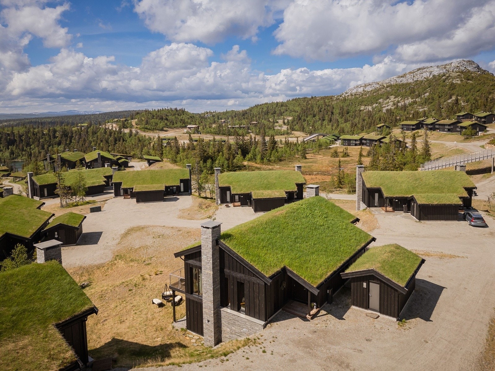 Rett utenfor hytta har du fantastiske alpinbakker, et enormt langrenns- og turterreng og ikke minst akebakker for barna. Galleribilde