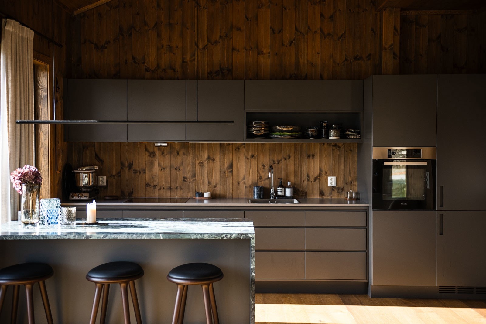 Svartskardvegen 326 ble oppført i 2020 og holder en gjennomgående god standard. Galleribilde