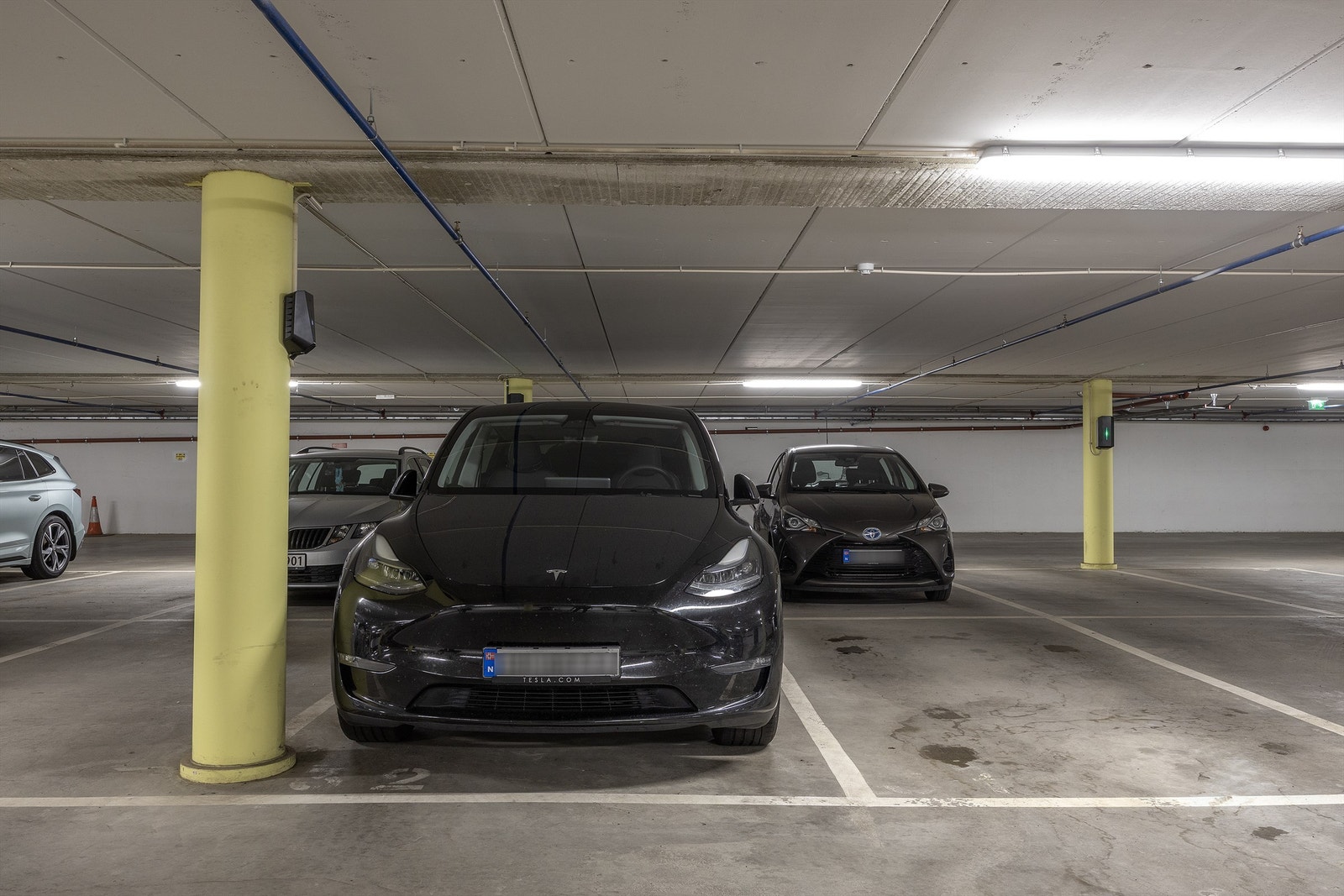 Det medfølger garasjeplass nr. 32 med elbil lader i felles, lukket og oppvarmet garasjeanlegg med direkte heisadkomst til boligetasjen Galleribilde