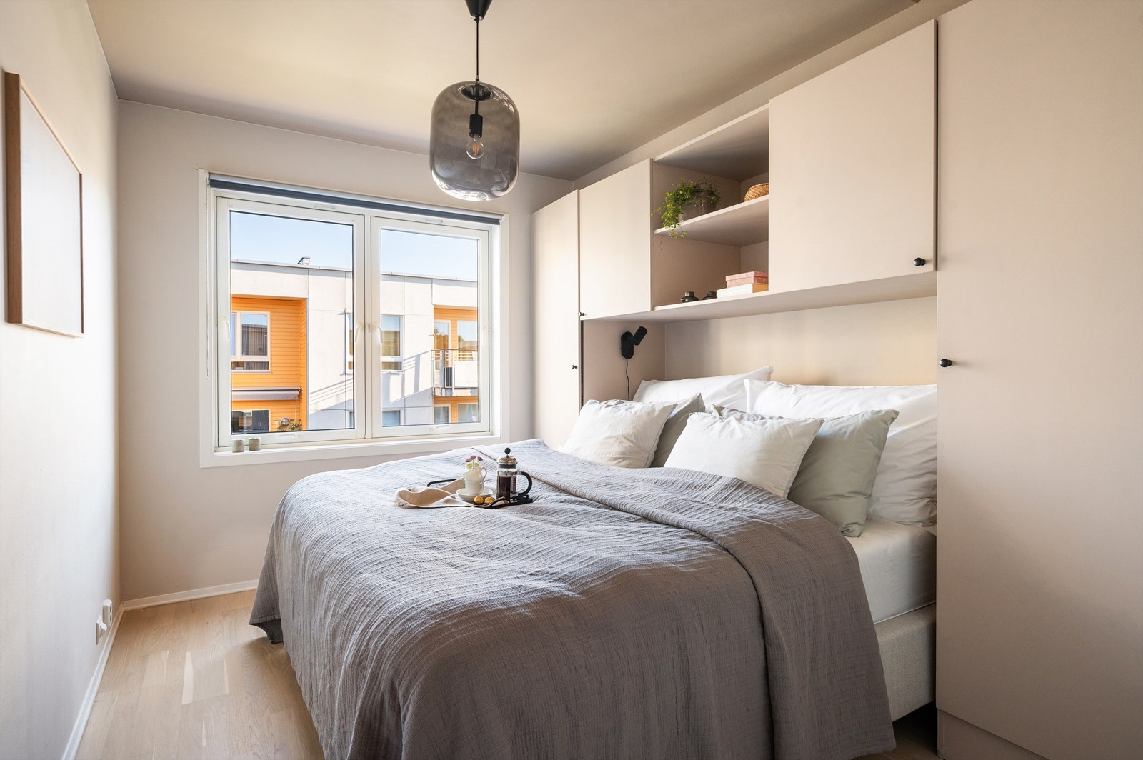 Hovedsoverommet er av god størrelse og har naturlig plass til dobbeltseng. Galleribilde