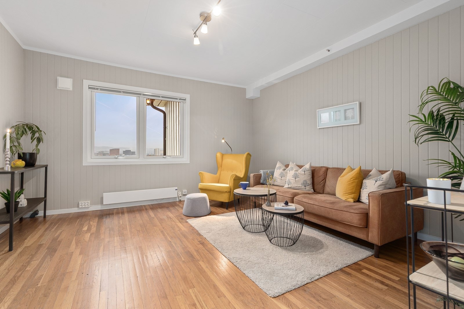 Leiligheten har god takhøyde - noe som gir et meget luftig inntrykk Galleribilde