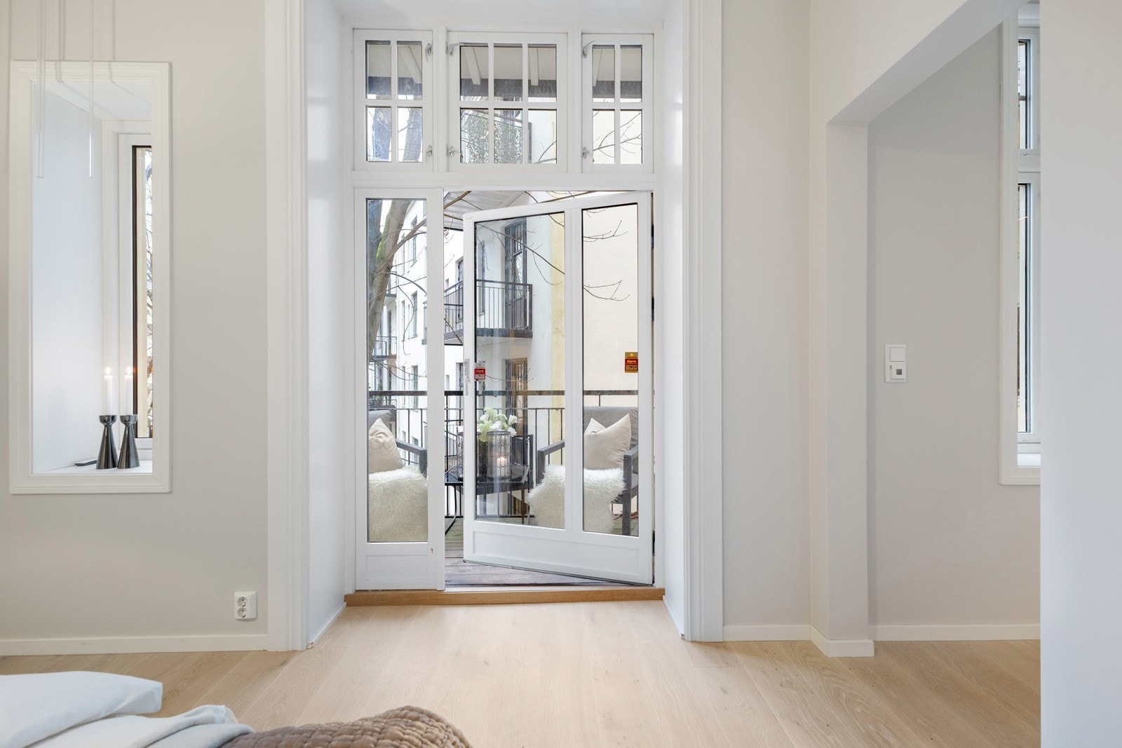 Fra soverommet er det også utgang til en egen balkong på ca 5 kvm. Galleribilde