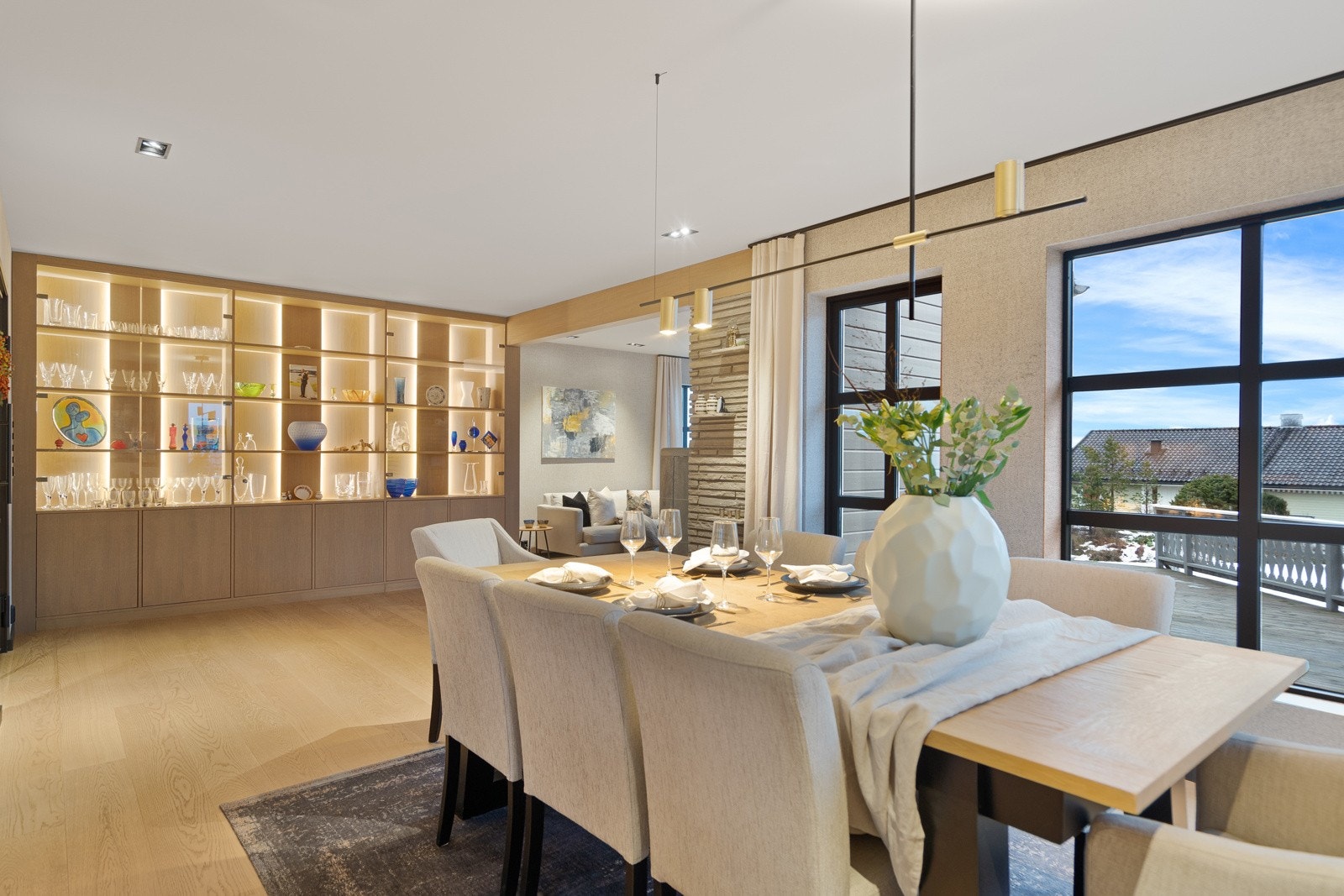 Plassbyggede vitrineskap fra 2022 Galleribilde