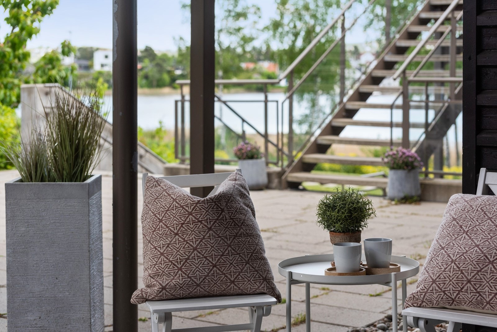 Inngangs terrasse, Sommer Galleribilde