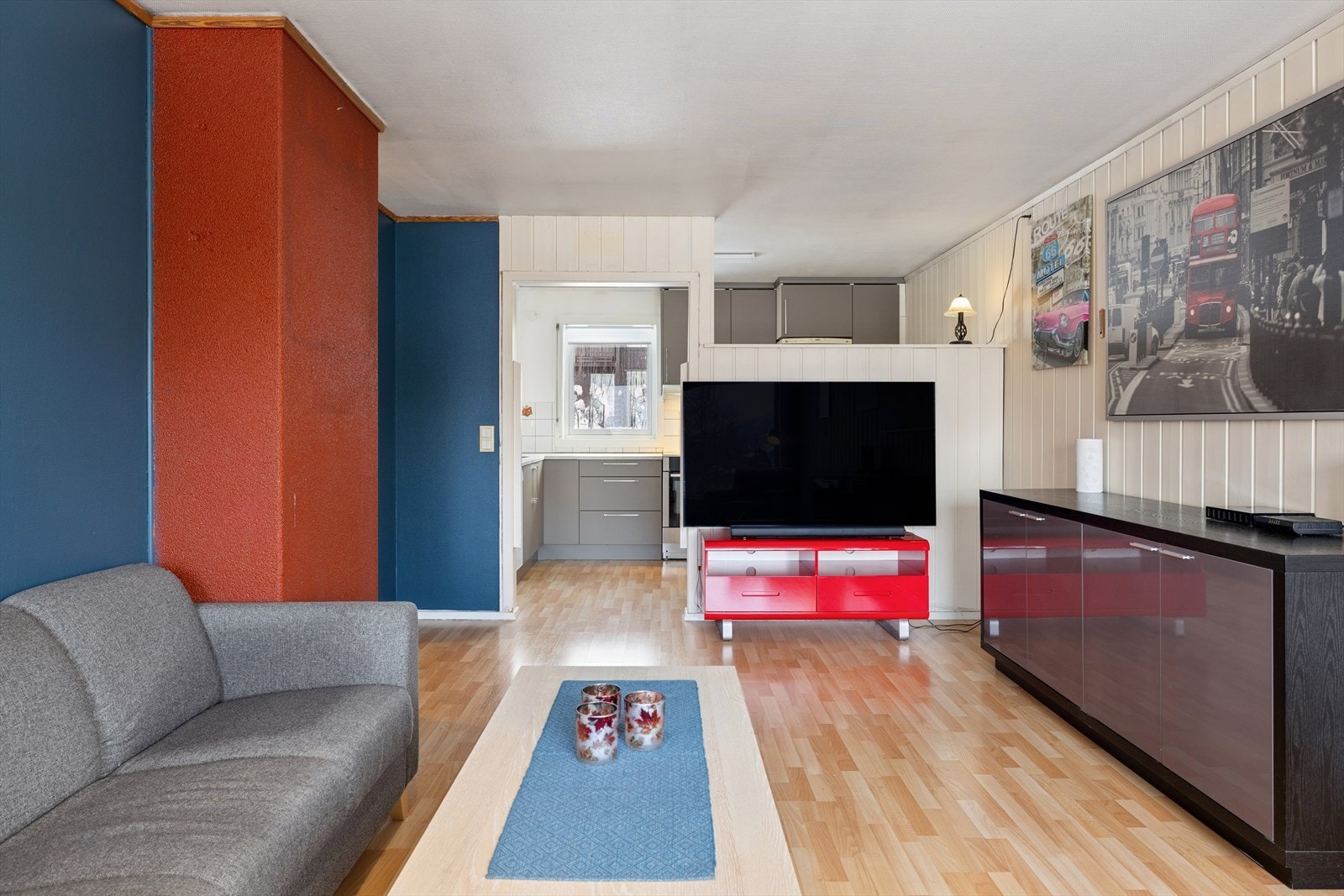 Pipeløp i stuen gir mulighet for peis Galleribilde