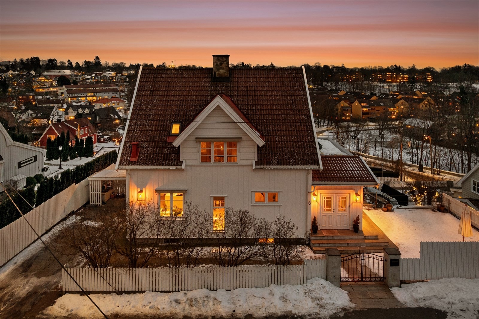 Velkommen til Gullkroken 6 presentert av Peter Björklund ved Nordvik Bygdøy Allé. Foto: Eiendomsfoto AS. Galleribilde