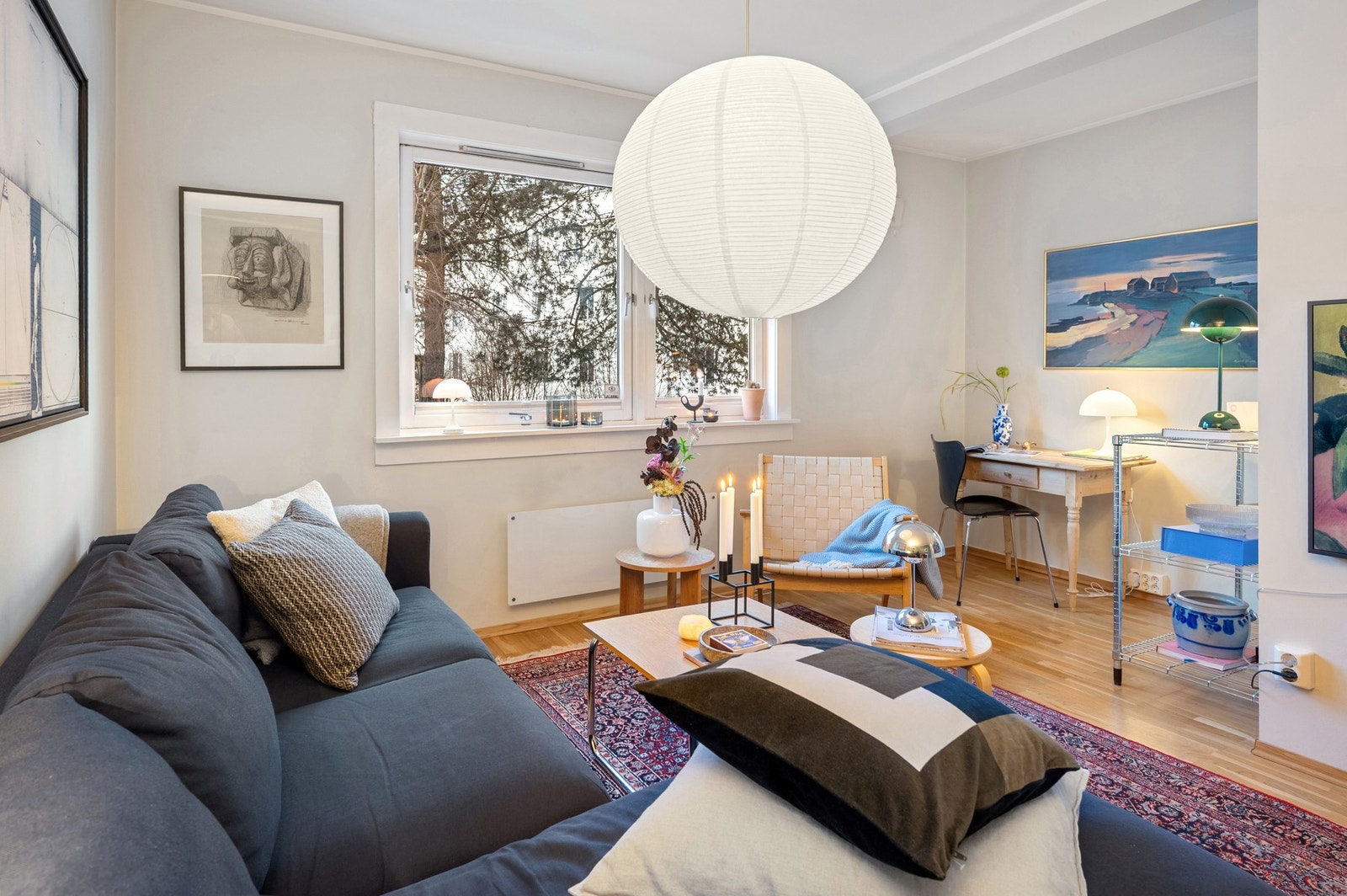 Med et bruksareal på 57 BRA har leiligheten gjennomtenkte romløsninger som gir enkel og fleksibel møblering. Galleribilde