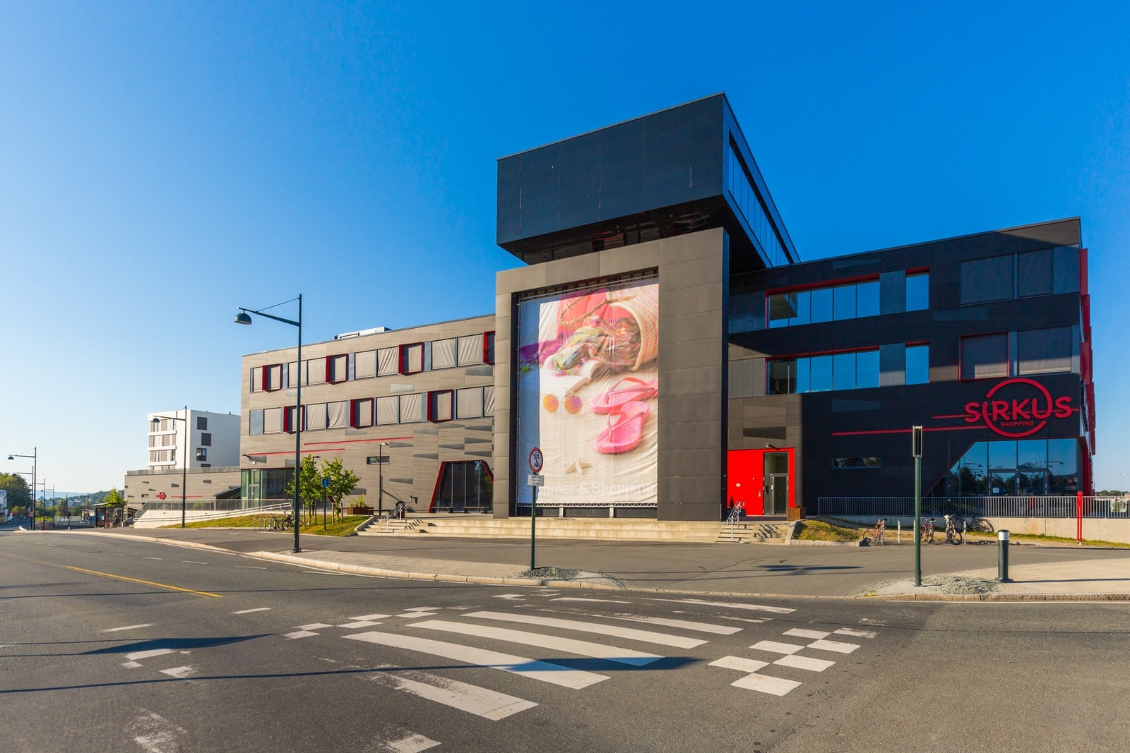 Med kort vei til Sirkus Shopping og øvrige servicefunksjoner har du alt du trenger lett tilgjengelig. Galleribilde