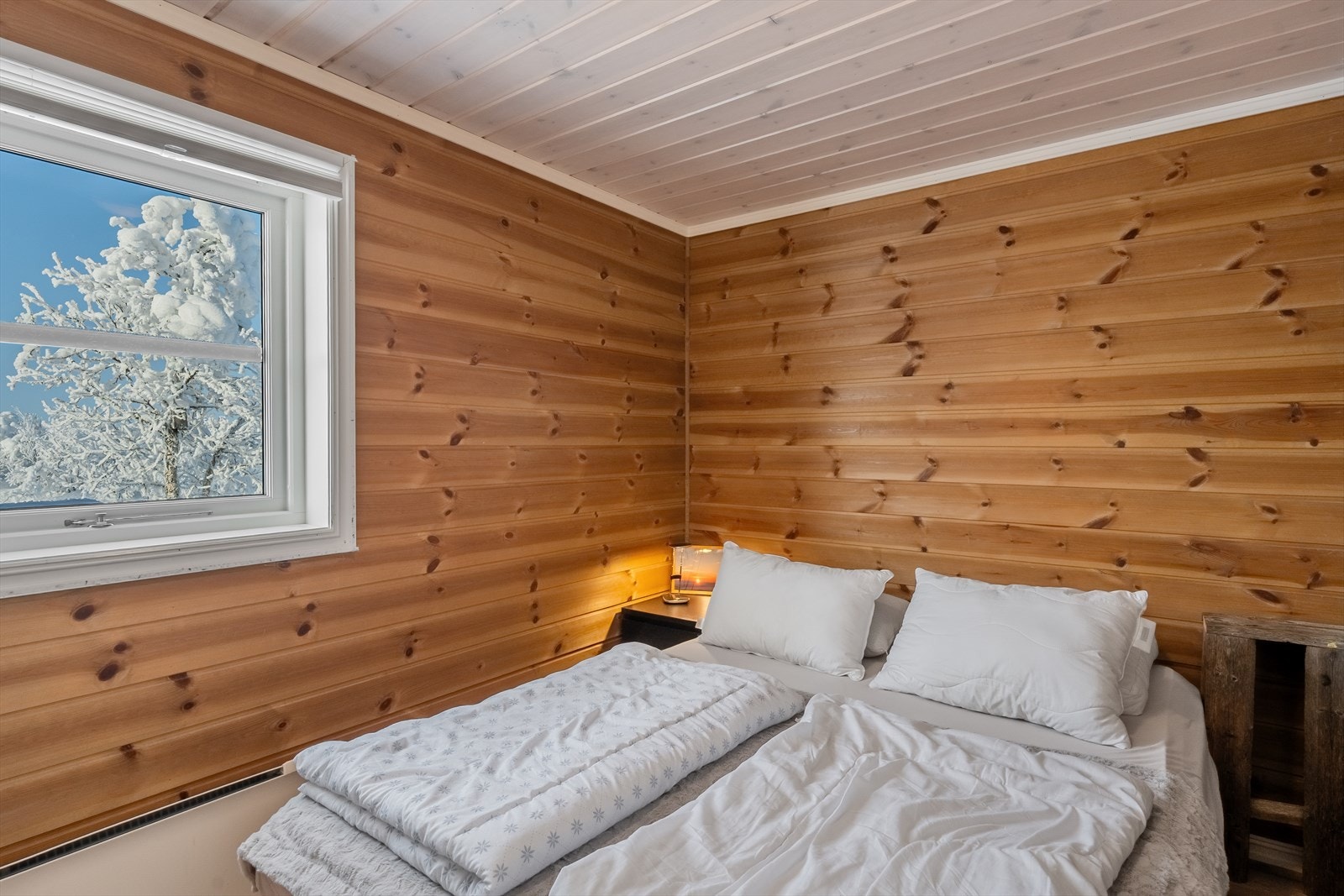 Soverommene har solskjerming på vinduene. Galleribilde