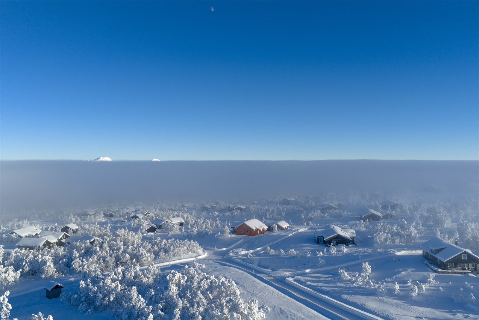 Området byr på meget gode tur- og rekreasjonsmuligheter året rundt. Det er et omfattende nett av turstier og skiløyper i umiddelbar nærhet, som gir enkel tilgang til fine naturopplevelser både sommer og vinter. Galleribilde