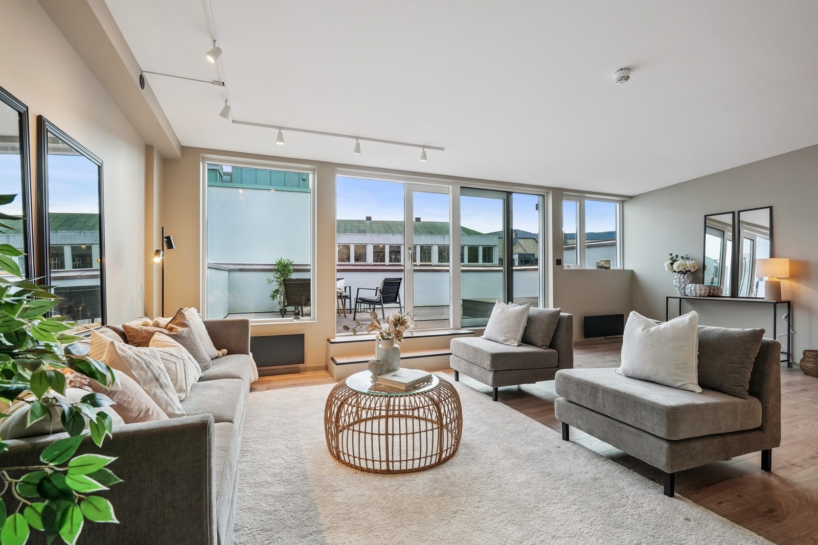 Leiligheten er helt ny og ubebodd, og holder dermed en meget god standard med et moderne utrykk. Galleribilde