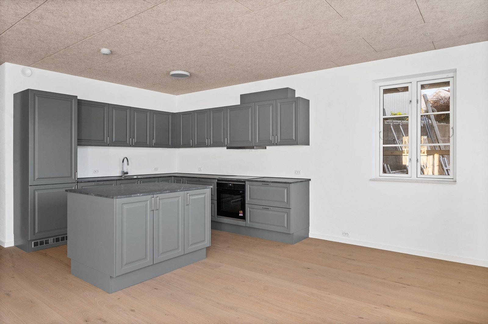 Kjøkkeninnredning fra HTH med integrerte hvitevarer fra kvalitetsleverandører Galleribilde