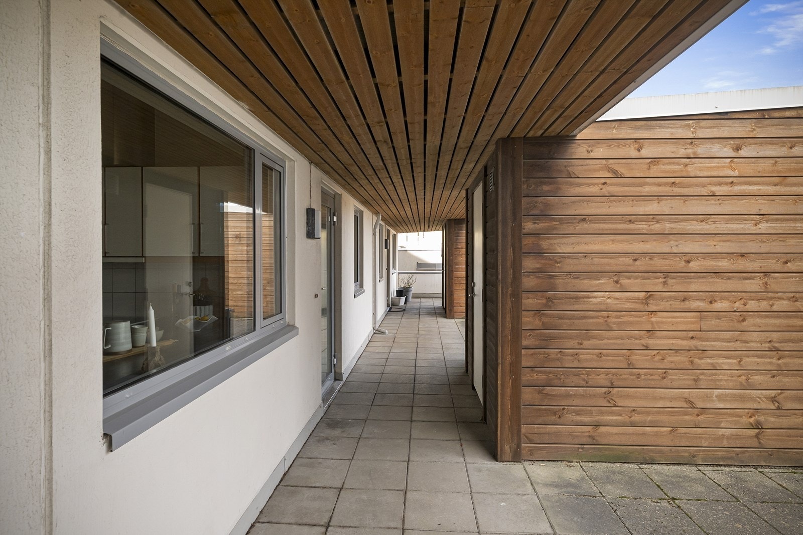 Leiligheten har en praktisk bod like utenfor inngangsdøren Galleribilde