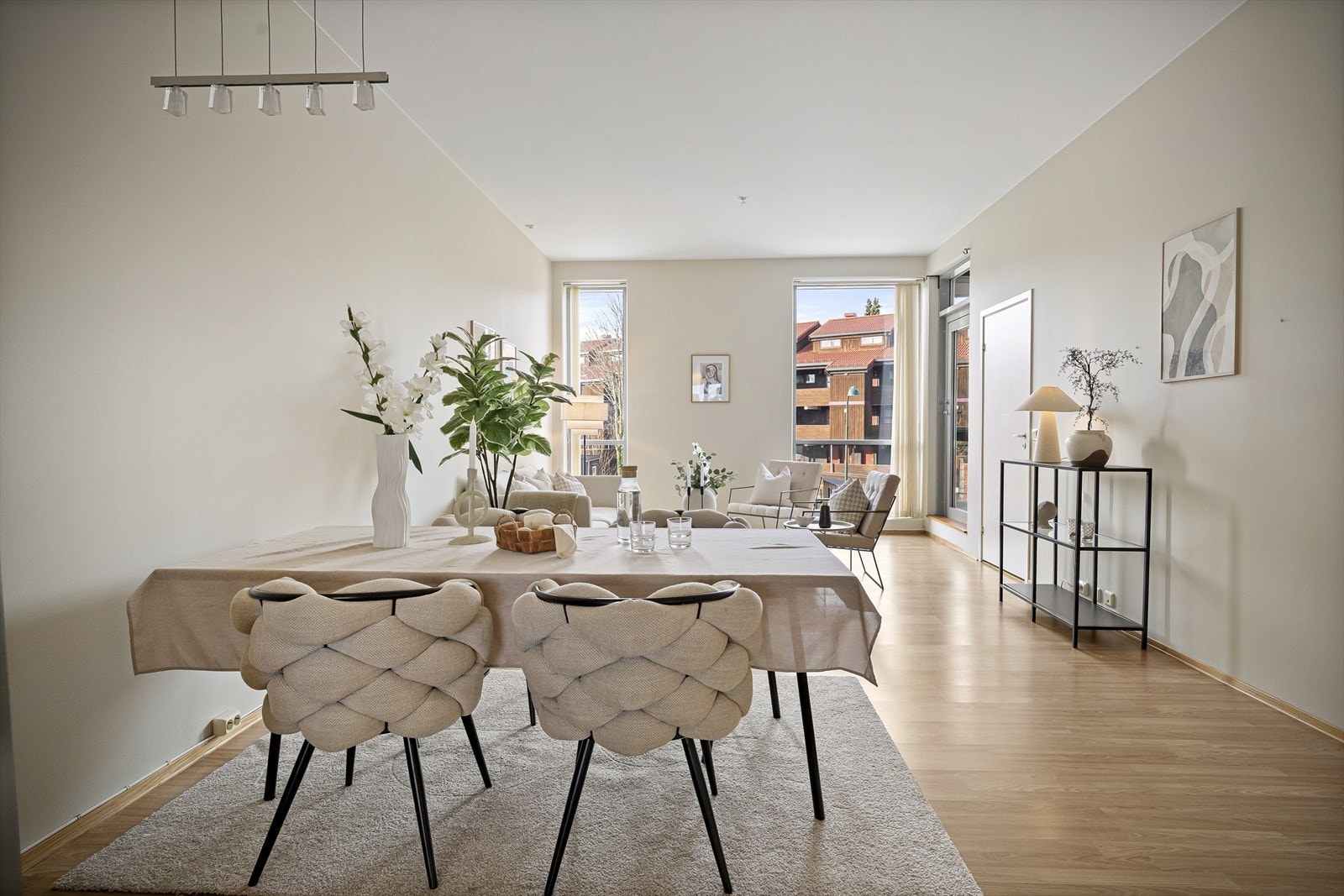 Her er det plass til spisebord for hele familien Galleribilde